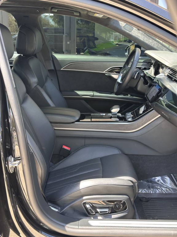 2021 Audi A8 Image 63