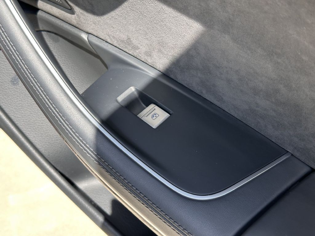 2021 Audi A8 Image 68