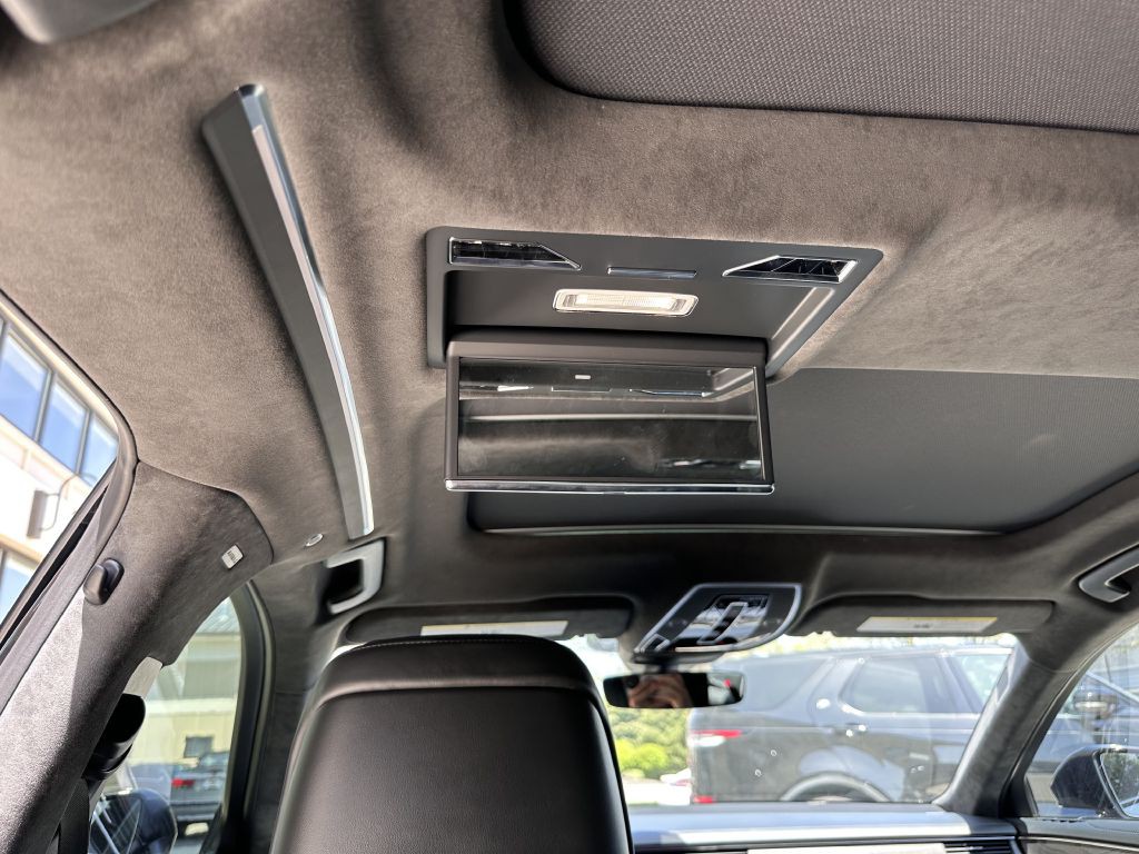 2021 Audi A8 Image 100