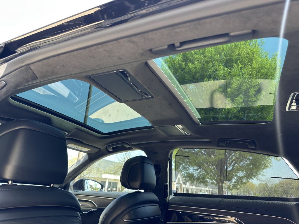 2021 Audi A8 Image 103