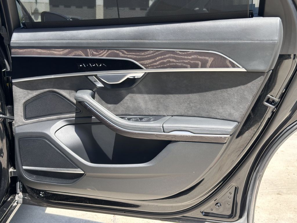 2021 Audi A8 Image 105