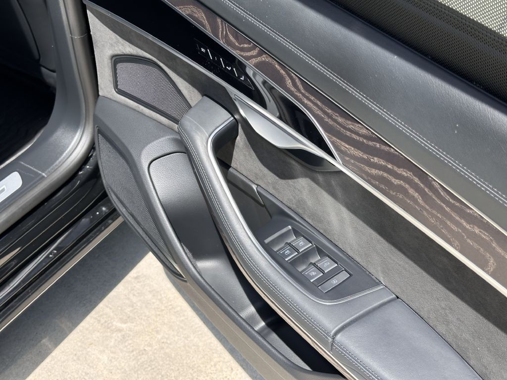 2021 Audi A8 Image 106