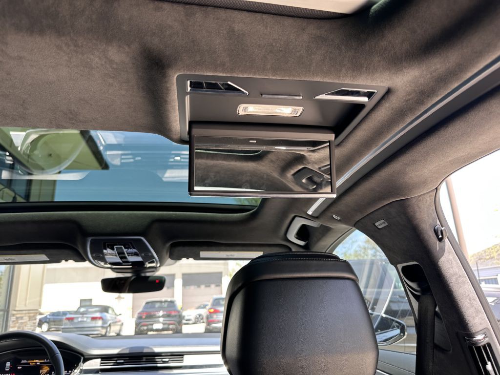 2021 Audi A8 Image 117