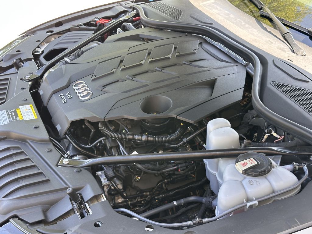 2021 Audi A8 Image 126