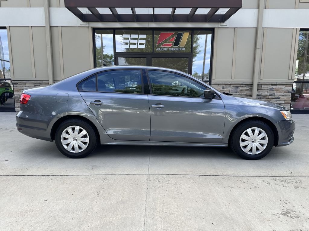 2015 Volkswagen Jetta Image 2