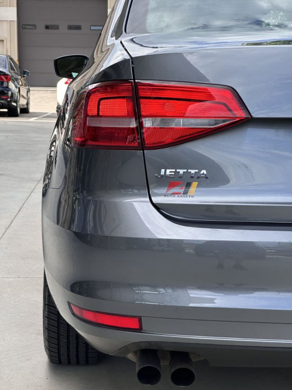 2015 Volkswagen Jetta Image 14