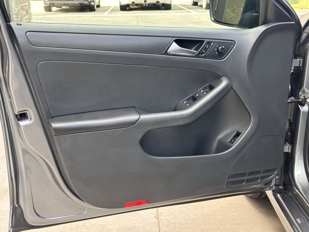 2015 Volkswagen Jetta Image 24
