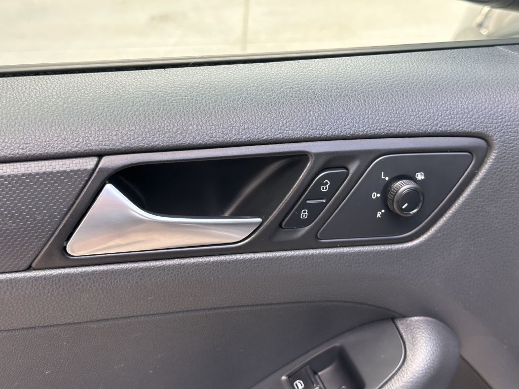 2015 Volkswagen Jetta Image 26