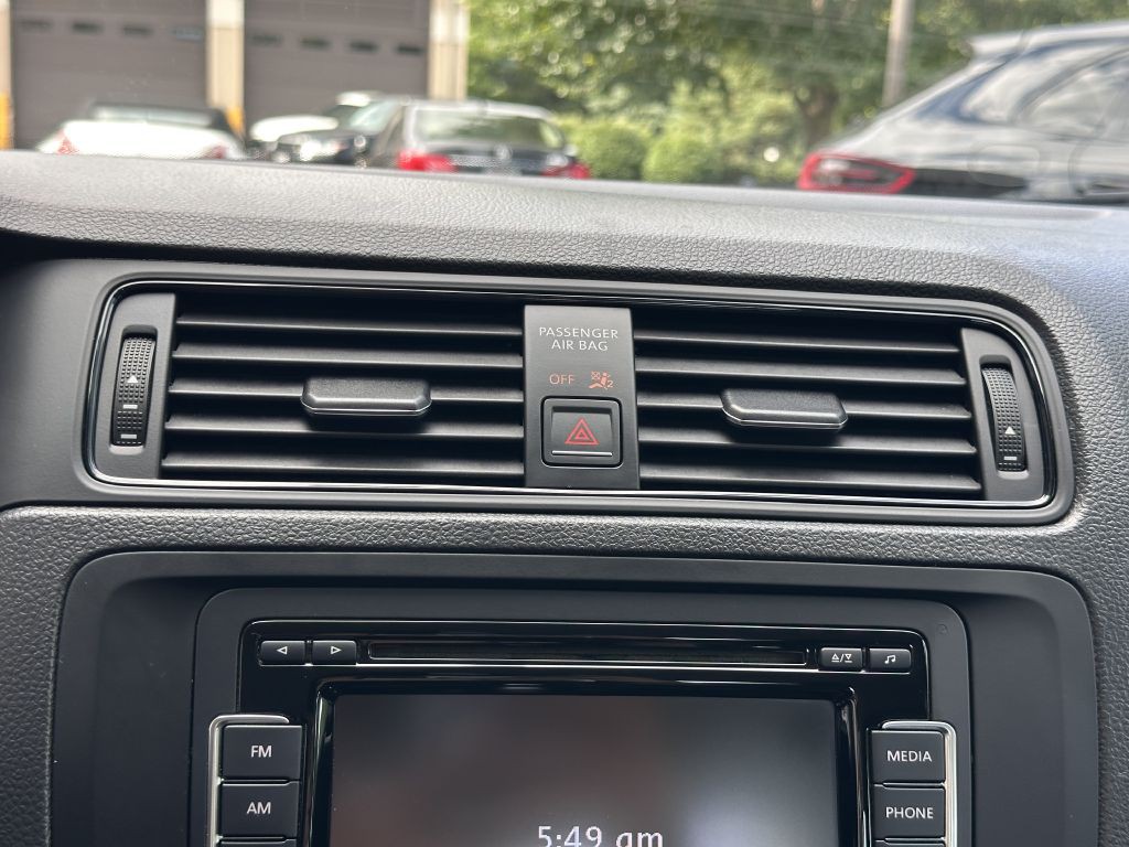 2015 Volkswagen Jetta Image 43