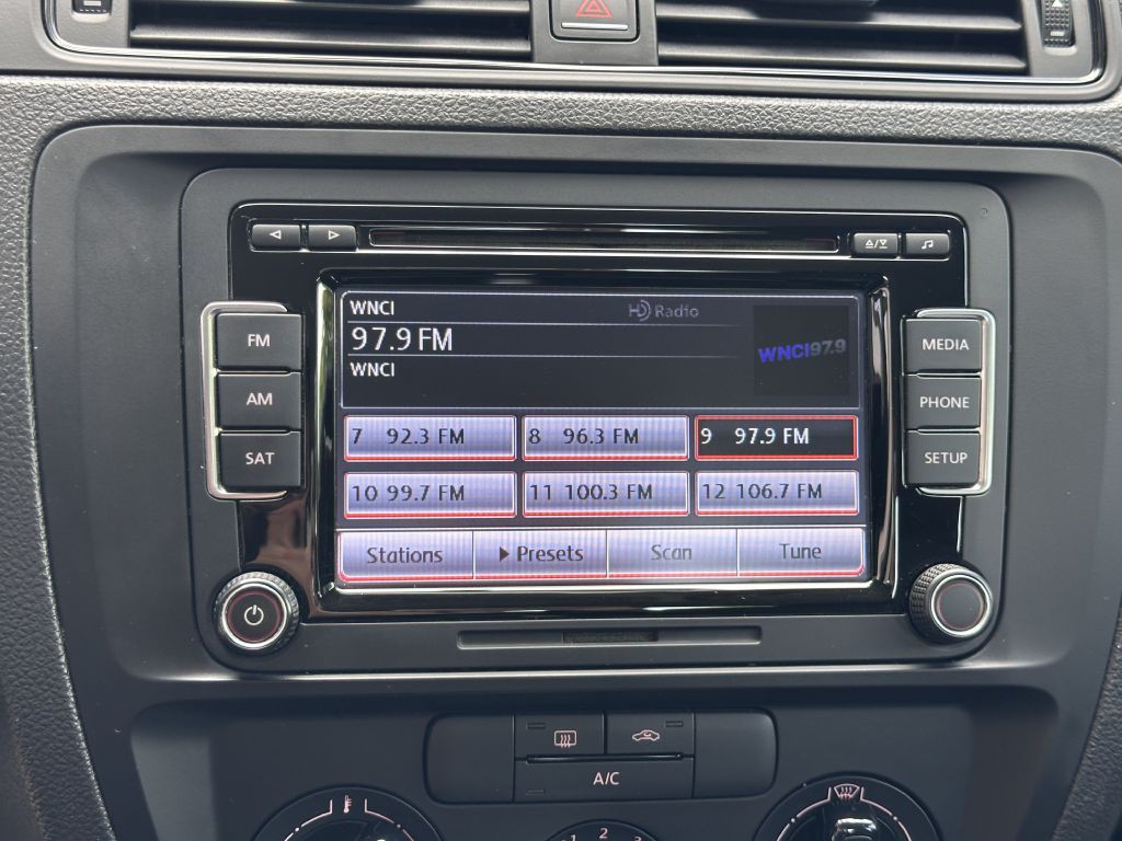 2015 Volkswagen Jetta Image 45