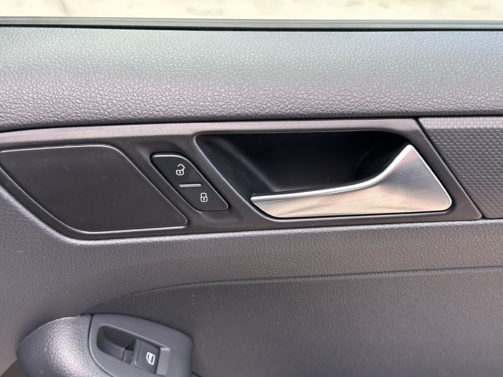 2015 Volkswagen Jetta Image 58