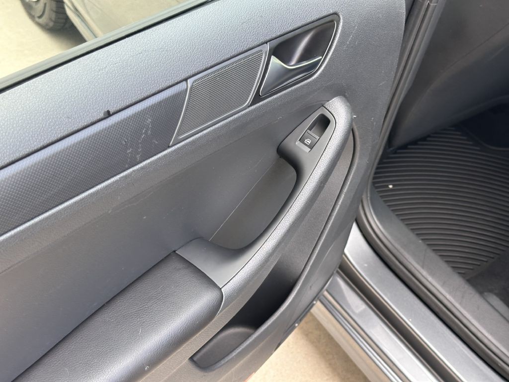 2015 Volkswagen Jetta Image 72