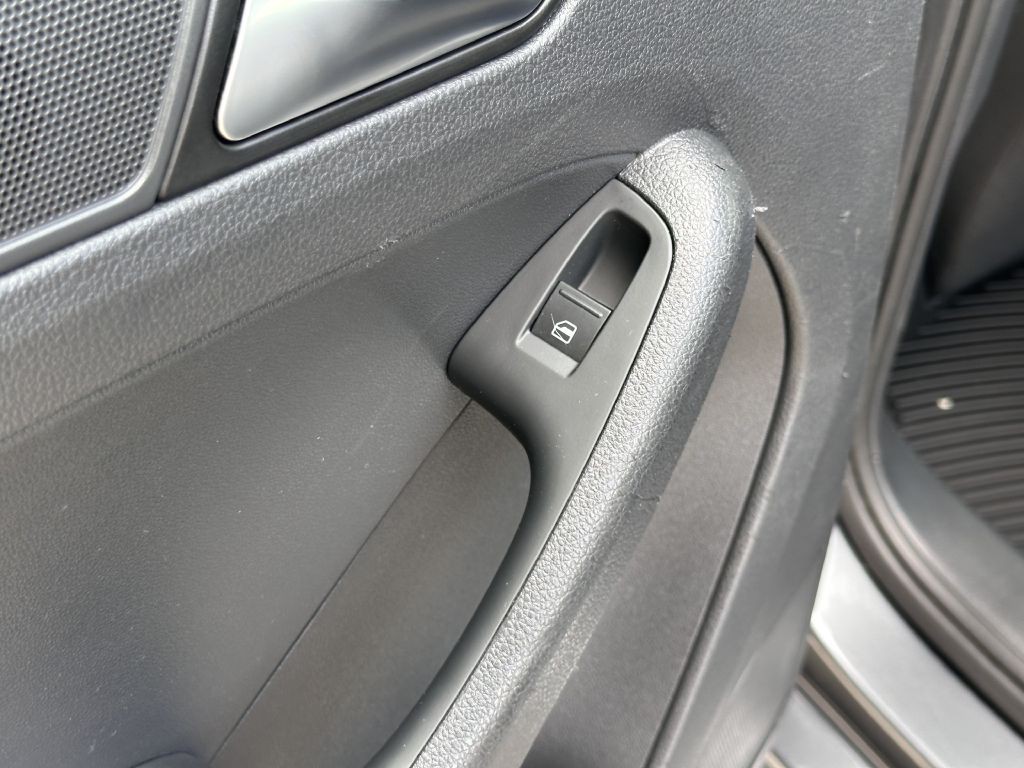 2015 Volkswagen Jetta Image 74