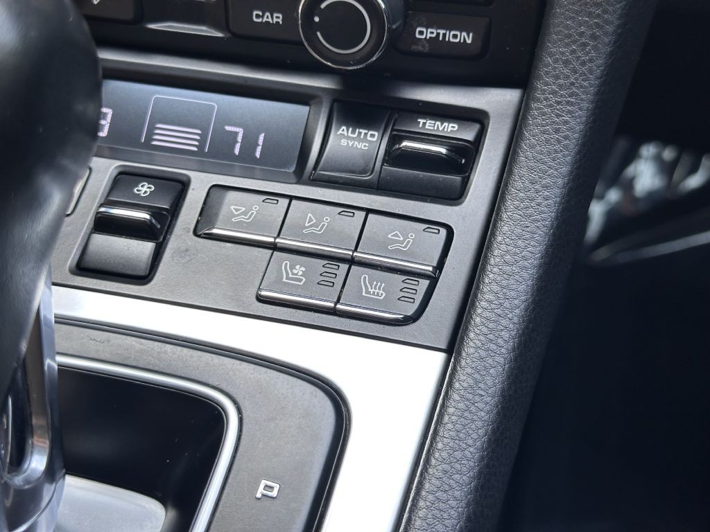 2014 Porsche 911 Image 48