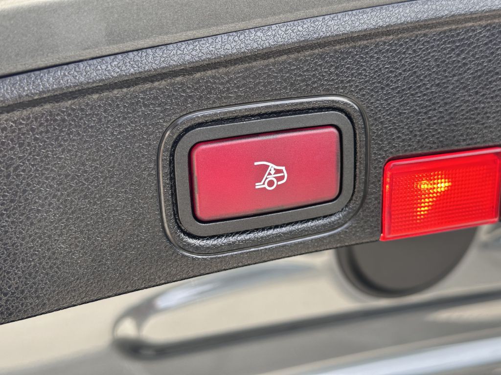 2019 Mercedes-Benz C-Class Image 93
