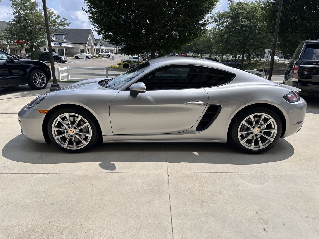 2017 Porsche Cayman Image 6