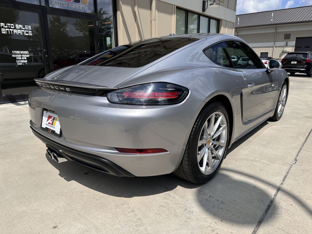 2017 Porsche Cayman Image 9