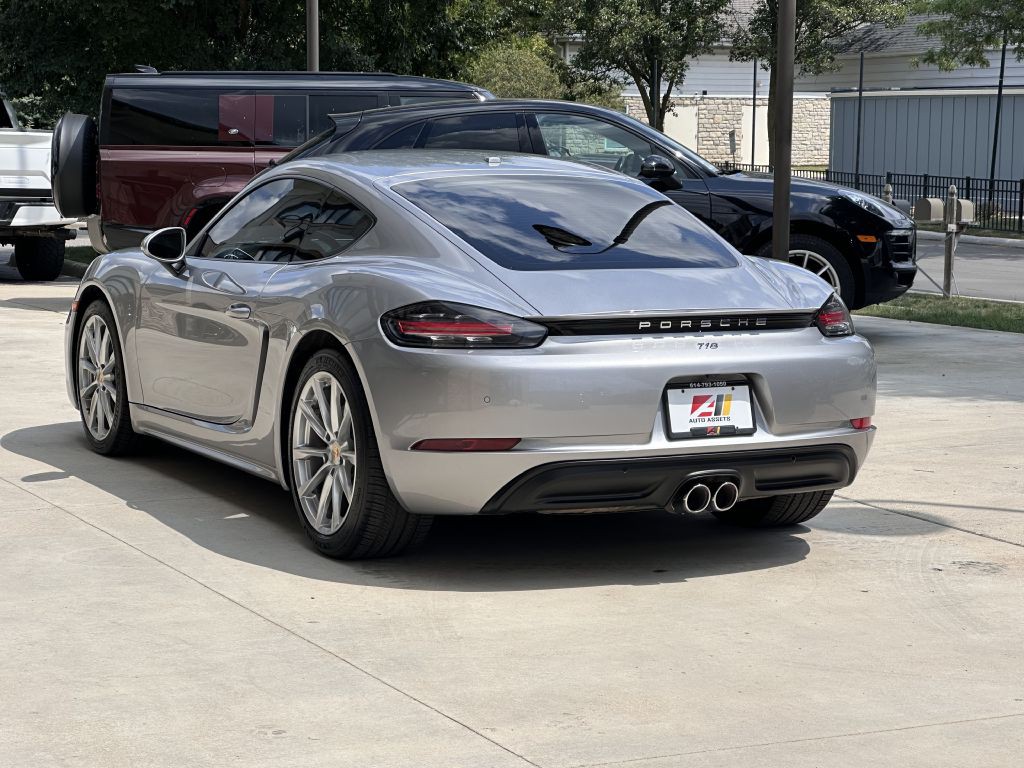 2017 Porsche Cayman Image 10