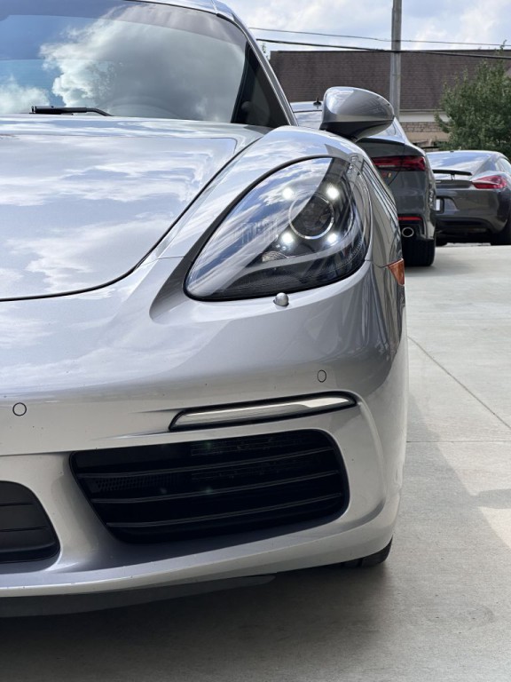 2017 Porsche Cayman Image 13