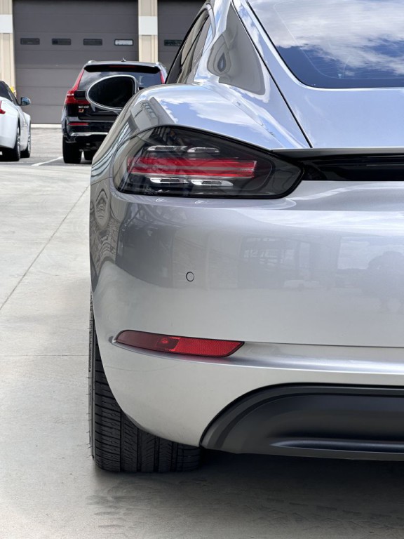 2017 Porsche Cayman Image 14
