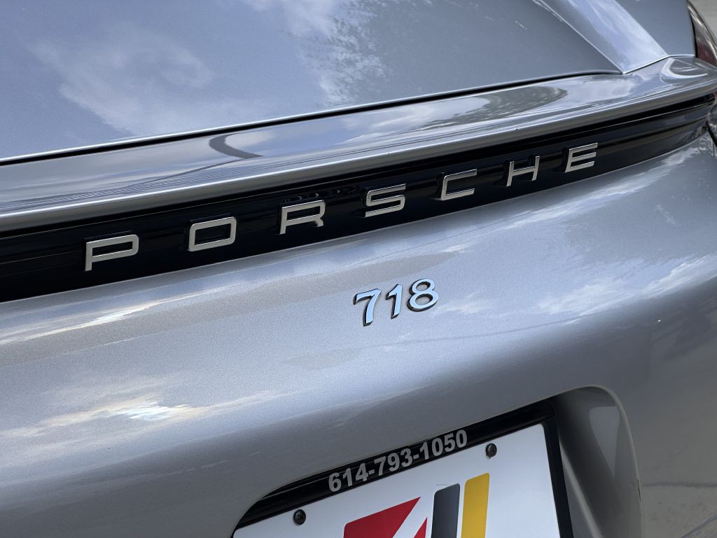 2017 Porsche Cayman Image 16