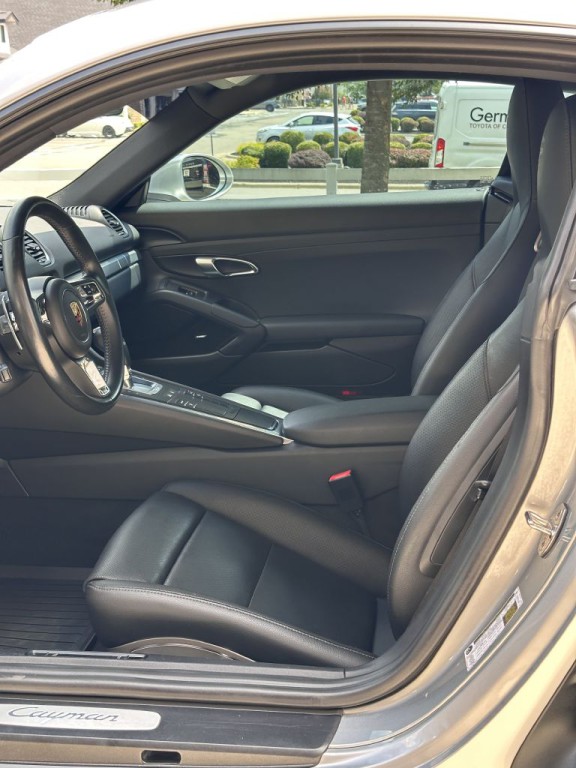 2017 Porsche Cayman Image 22