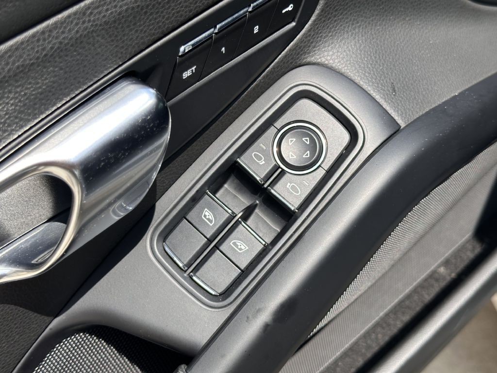 2017 Porsche Cayman Image 27