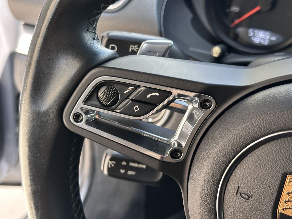 2017 Porsche Cayman Image 39