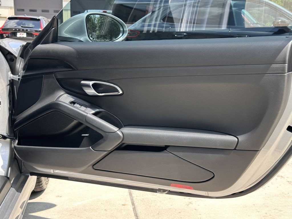 2017 Porsche Cayman Image 65