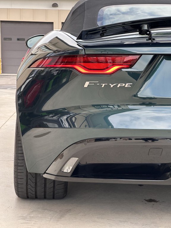 2021 Jaguar F-TYPE Image 14