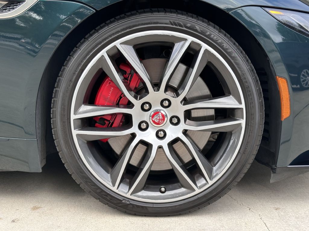 2021 Jaguar F-TYPE Image 28