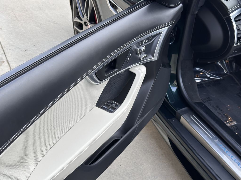 2021 Jaguar F-TYPE Image 37