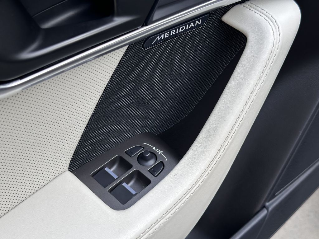 2021 Jaguar F-TYPE Image 39
