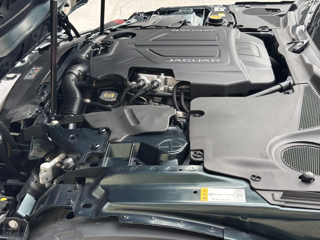 2021 Jaguar F-TYPE Image 95