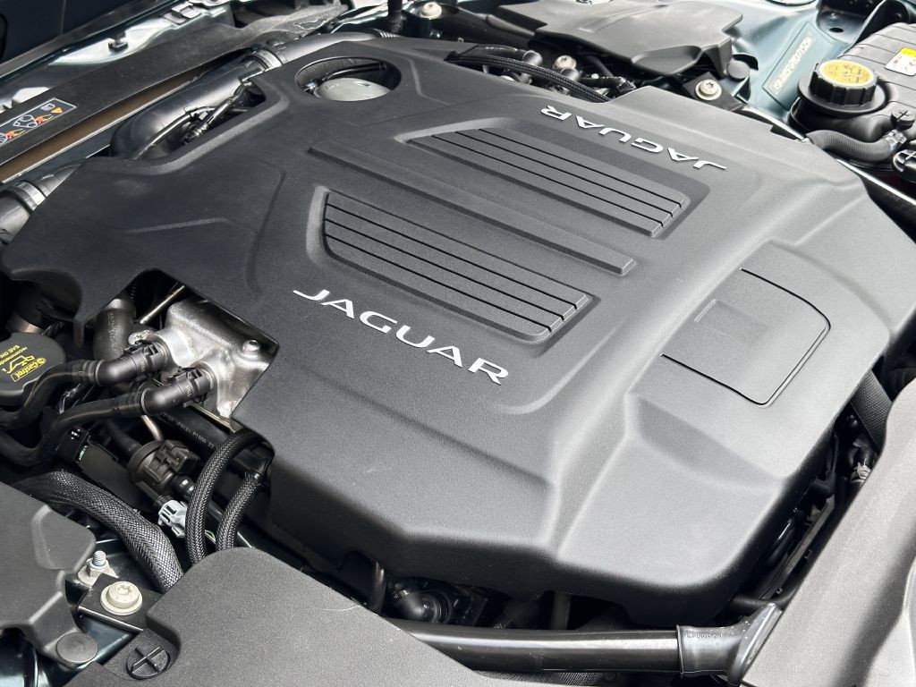 2021 Jaguar F-TYPE Image 96