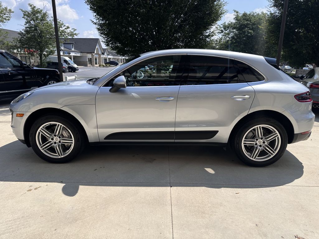 2016 Porsche Macan Image 6