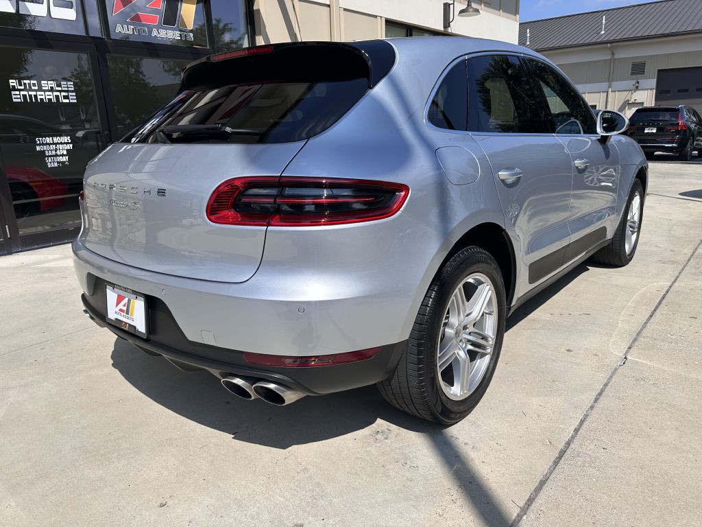 2016 Porsche Macan Image 9