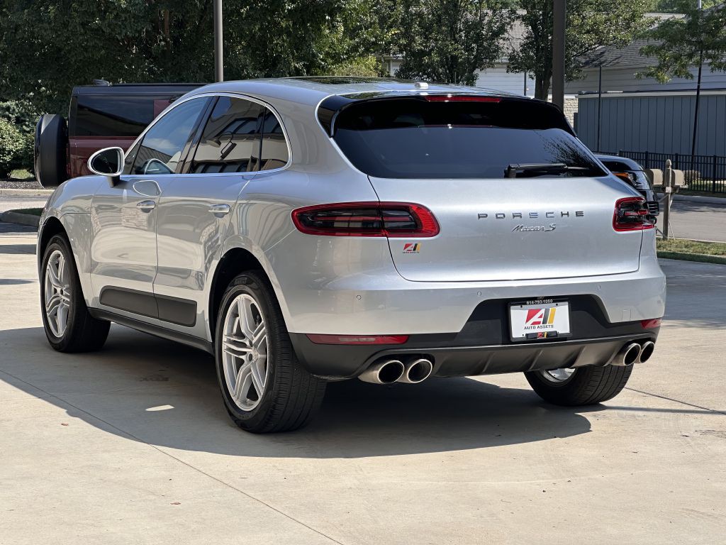 2016 Porsche Macan Image 10