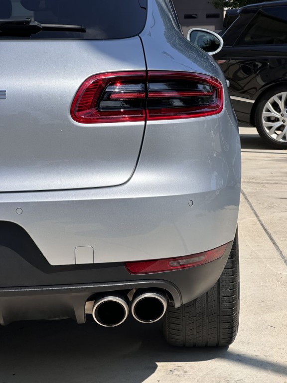 2016 Porsche Macan Image 15