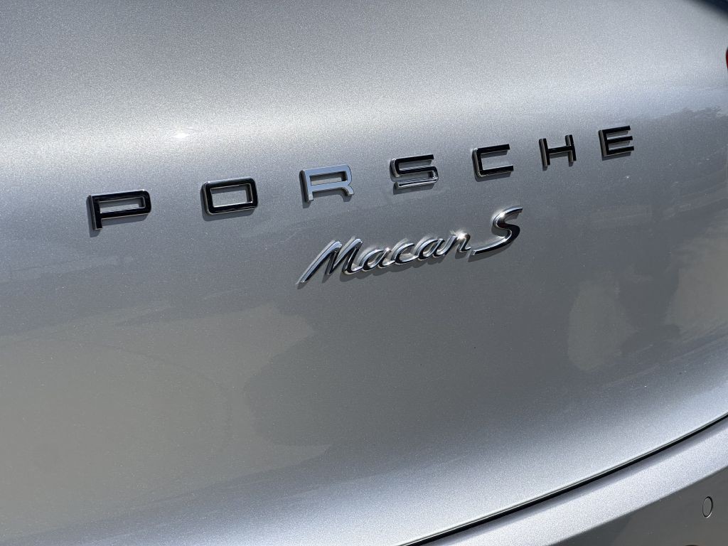 2016 Porsche Macan Image 16