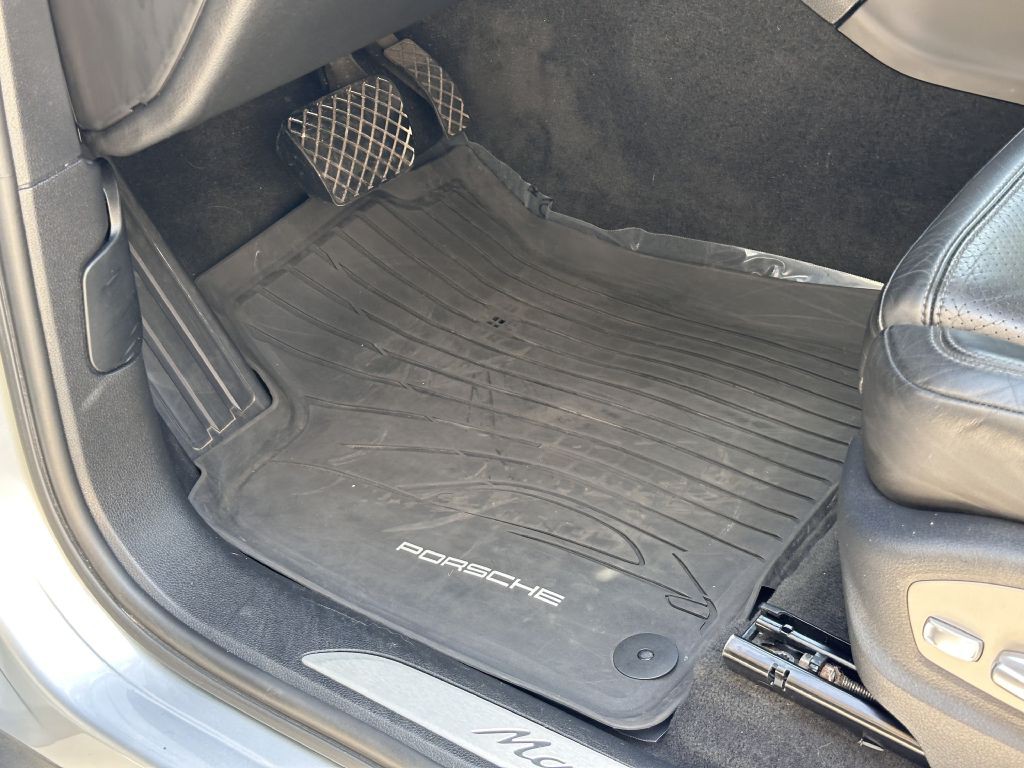 2016 Porsche Macan Image 28