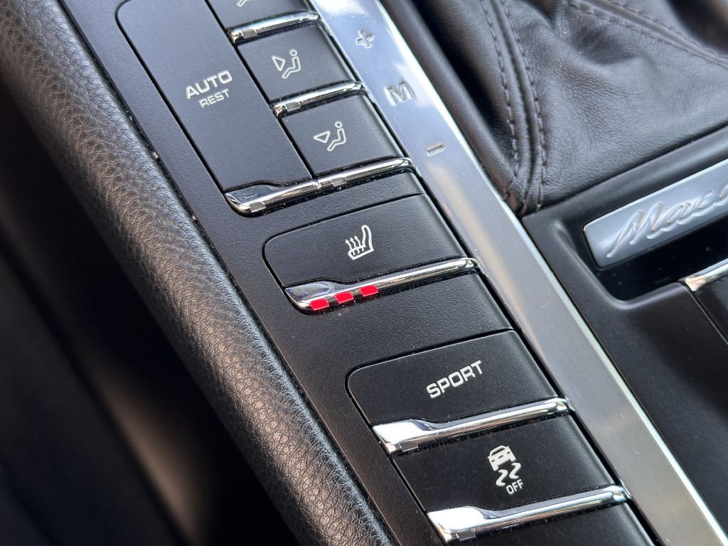 2016 Porsche Macan Image 49