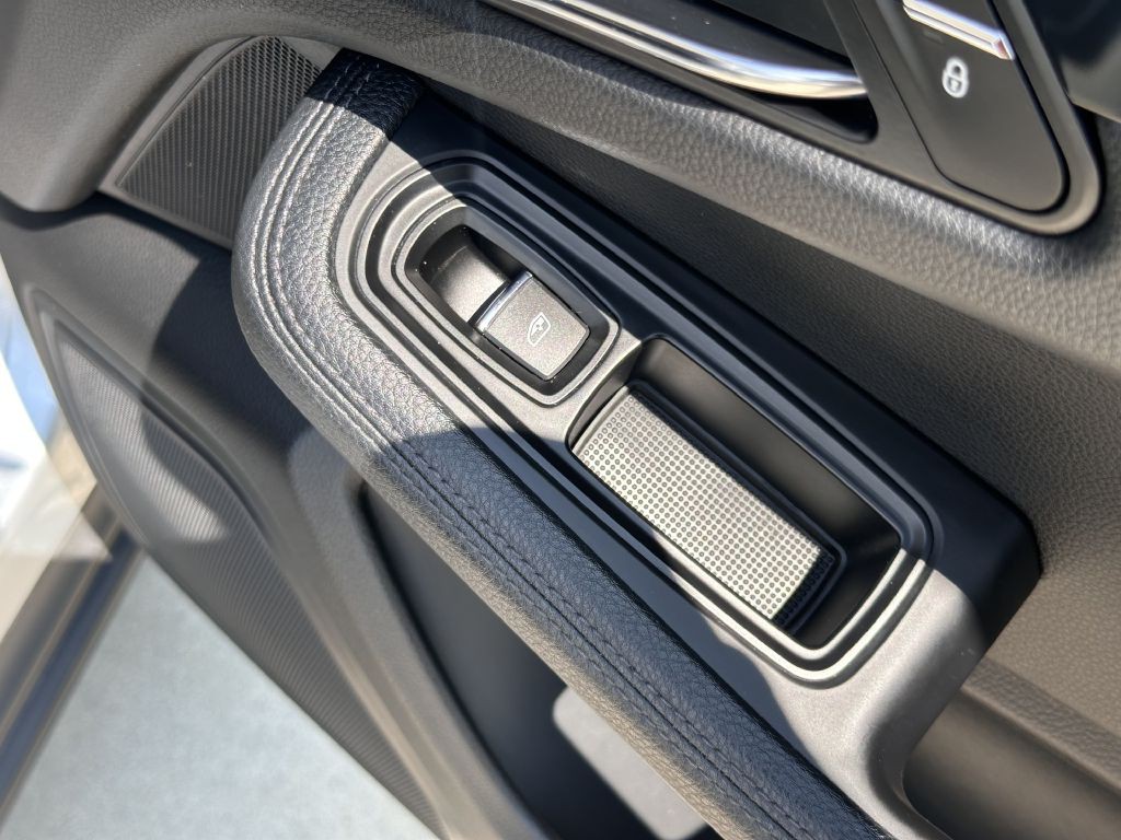 2016 Porsche Macan Image 68