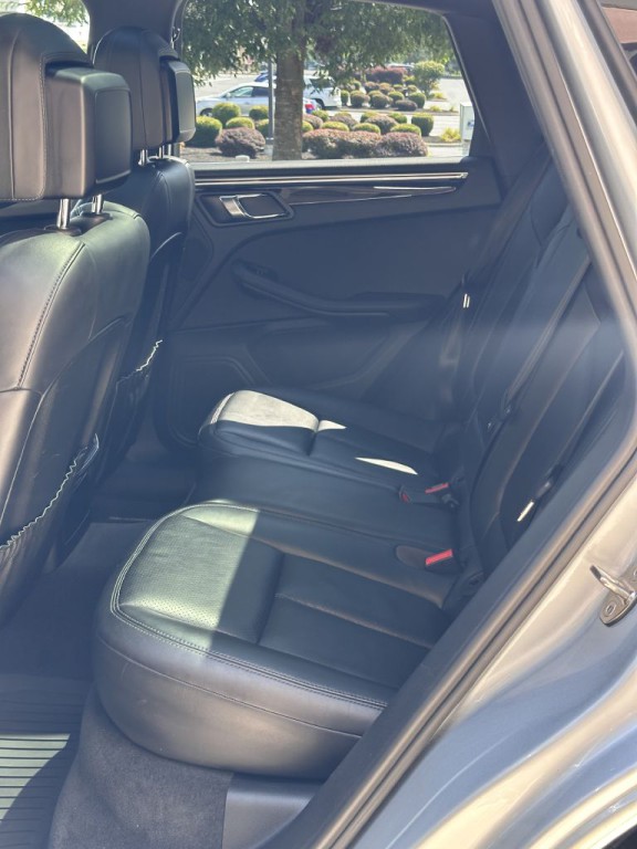 2016 Porsche Macan Image 82