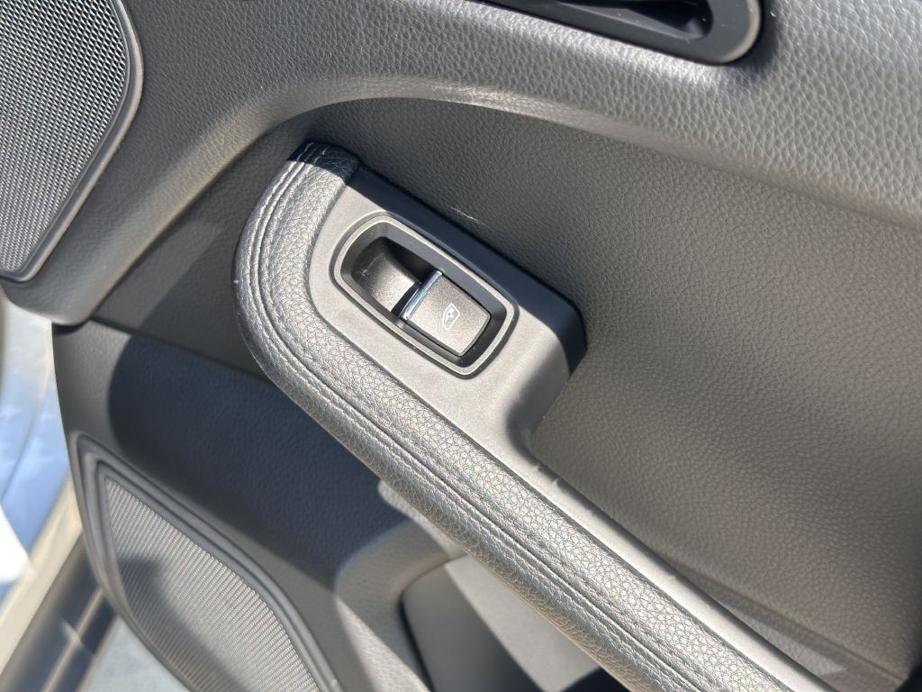 2016 Porsche Macan Image 98