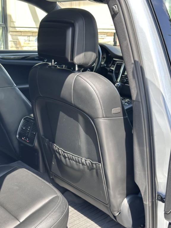 2016 Porsche Macan Image 100
