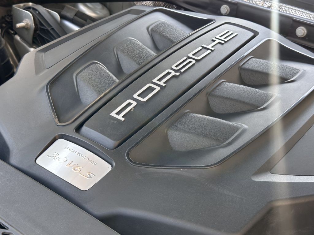 2016 Porsche Macan Image 116