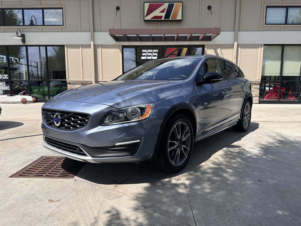 2018 Volvo V60 Image 1