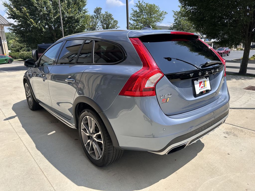2018 Volvo V60 Image 7