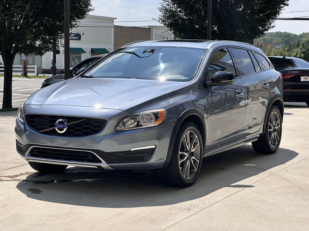 2018 Volvo V60 Image 12
